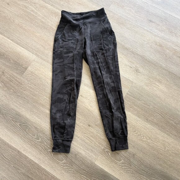 lululemon align joggers in camo print size 4 - Picture 2 of 2